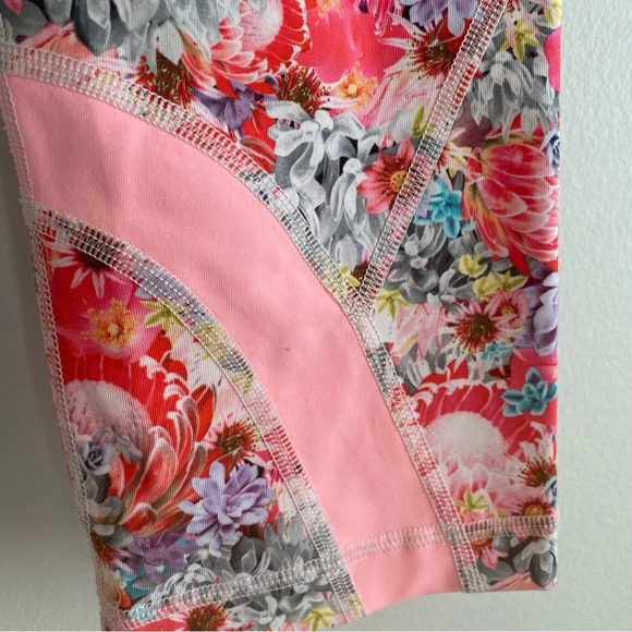 LULULEMON Run Inspire Mid-Rise Crop II *All Luxtreme Floral Size 6 23” - Picture 10 of 16